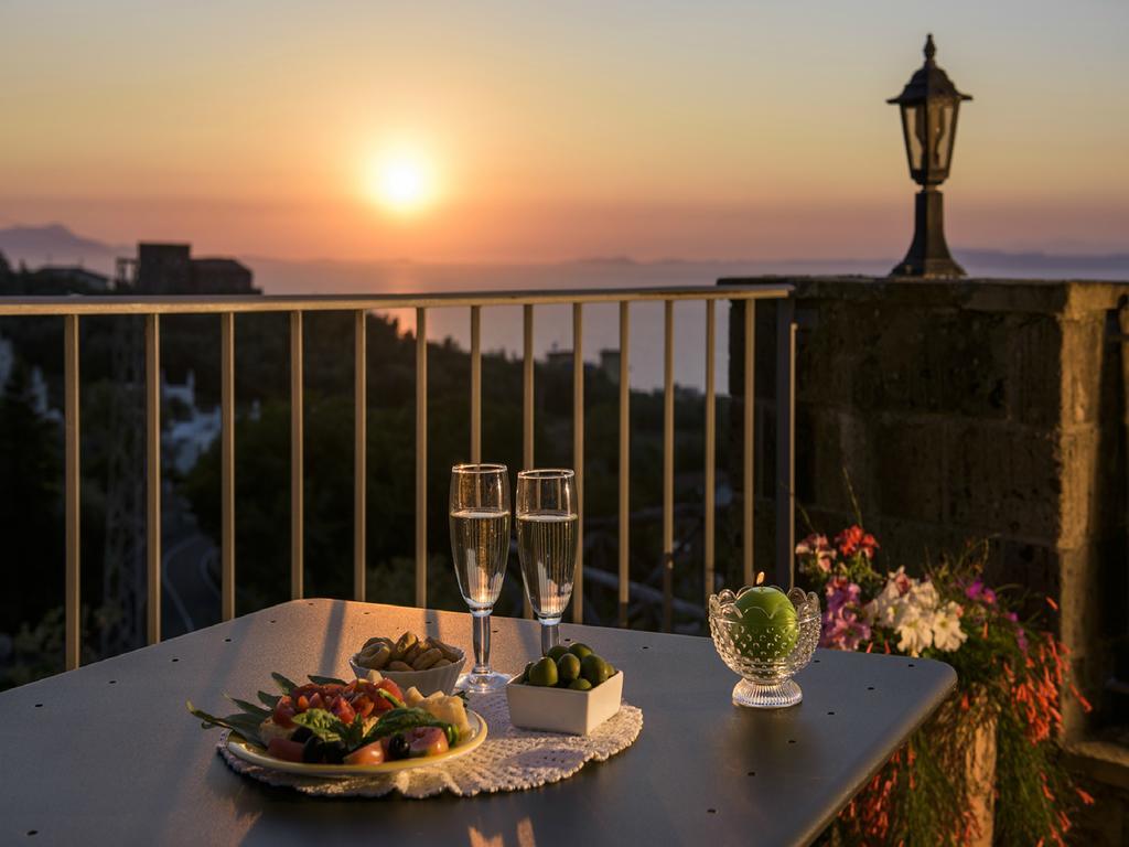 Villa Carolina Sorrento Private Heated Pool And Sea View Quarto foto